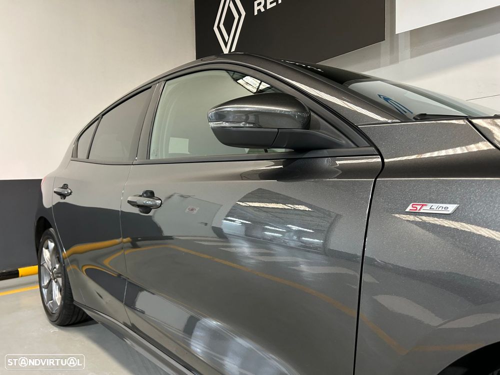 Ford Focus 1.0 EcoBoost MHEV ST-Line - 12