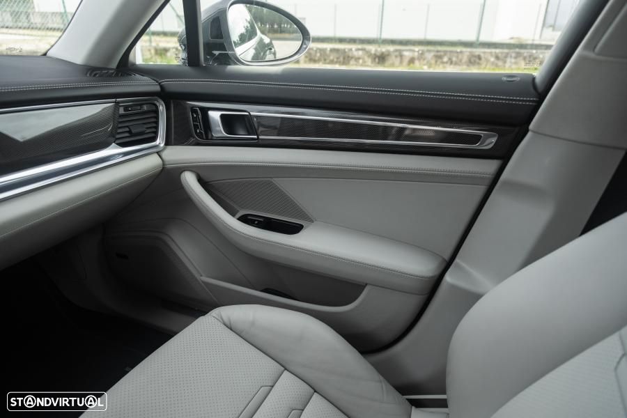 Porsche Panamera 4 S - 48