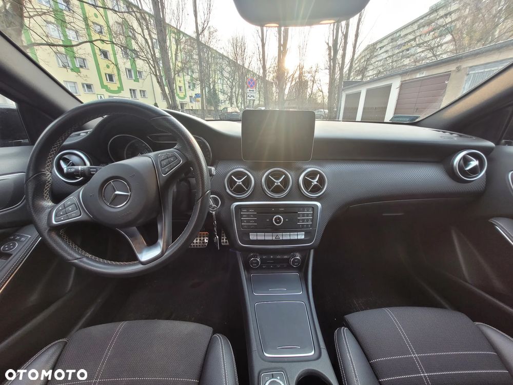 Mercedes-Benz Klasa A 200 7G-DCT Urban - 10