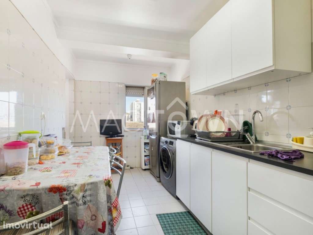 Apartamento T3 junto ao metro - ARRENDADO - Grande imagem: 2/25