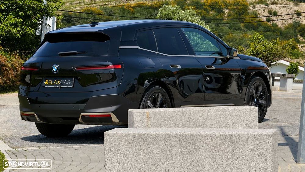 BMW iX xDrive 40 - 12