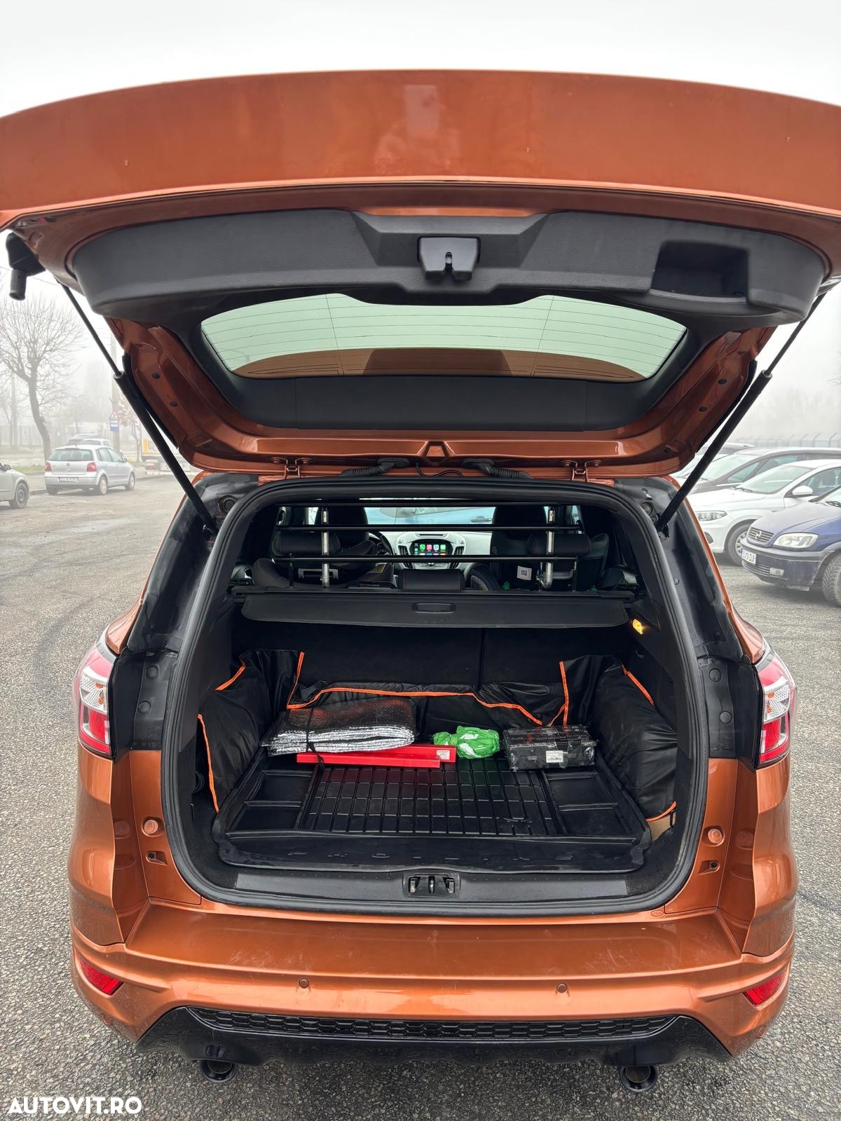 Ford Kuga 2.0 TDCi 4WD Powershift ST-Line - 8