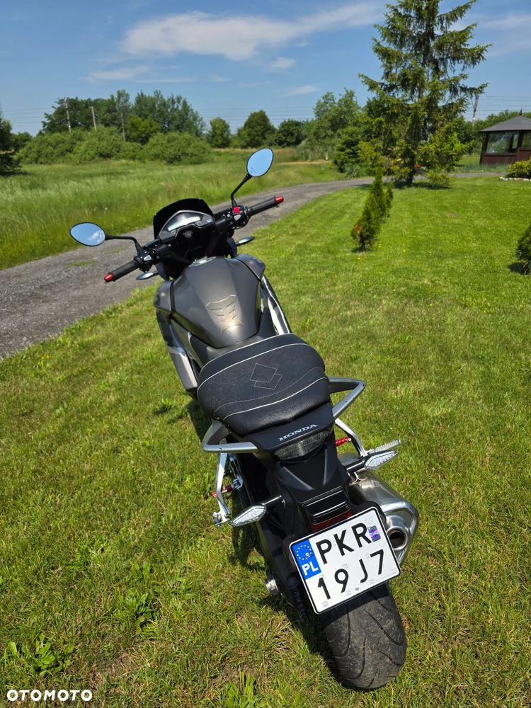 Honda VFR - 9