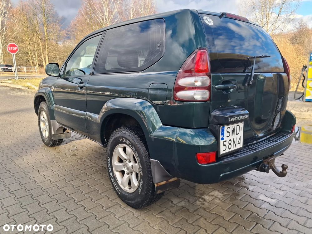 Toyota Land Cruiser - 22