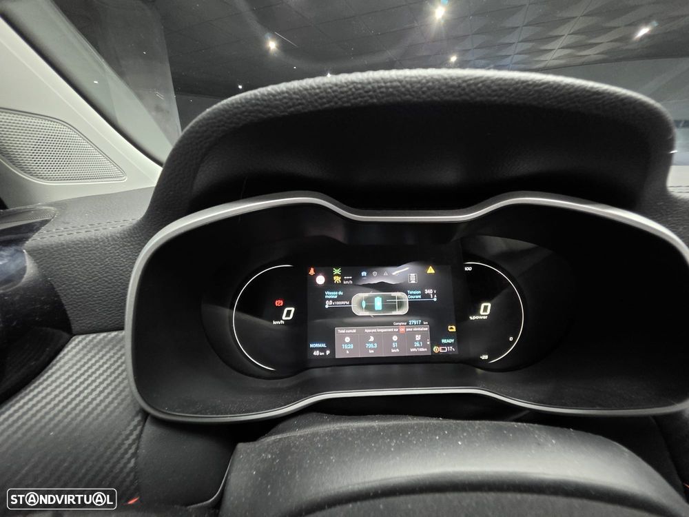 MG ZS EV 72.6 kWh Luxury OBC 11 kW - 30