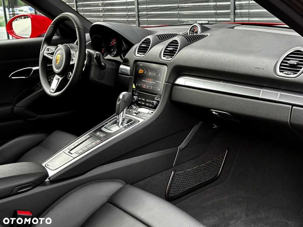 Porsche 718 Cayman - 41