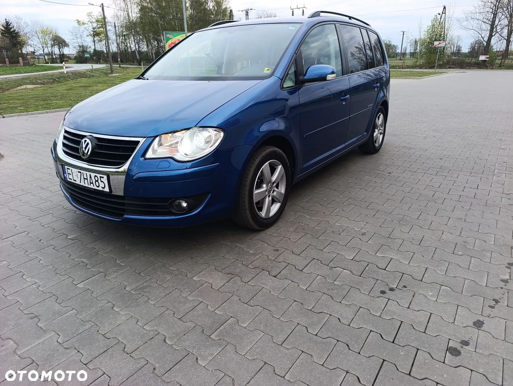 Volkswagen Touran - 1
