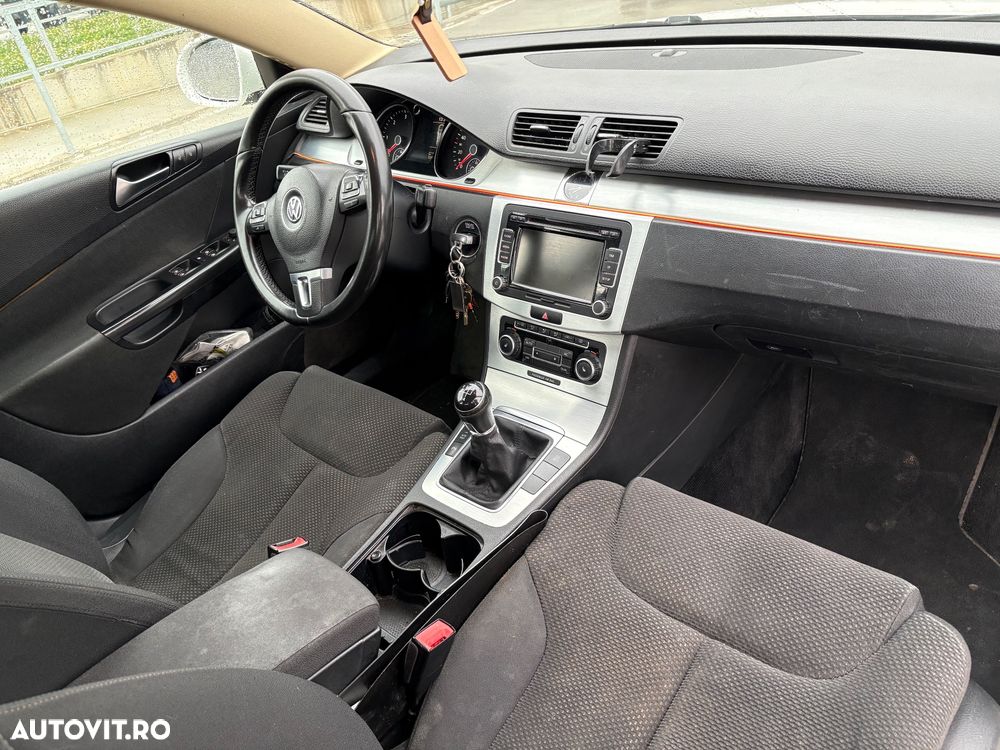 Volkswagen Passat 2.0TDI Comfortline DPF - 10