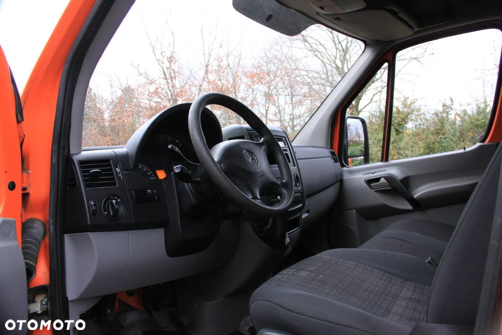 Mercedes-Benz Sprinter - 15