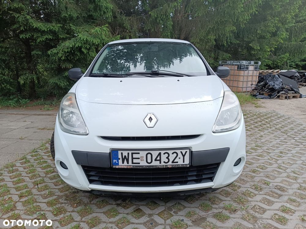 Renault CLIO - 12