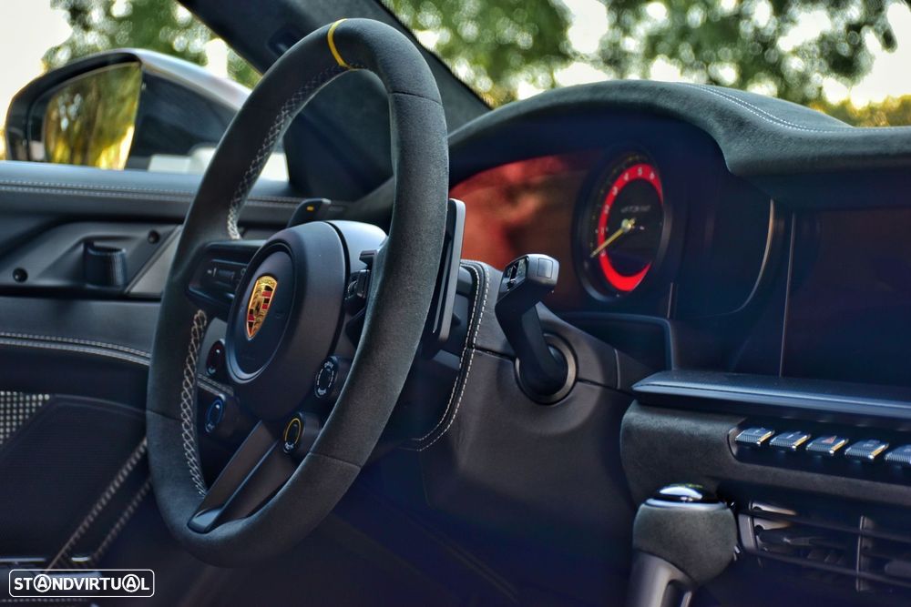 Porsche 911 (992) - 35