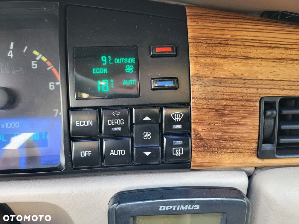 Cadillac Seville - 32