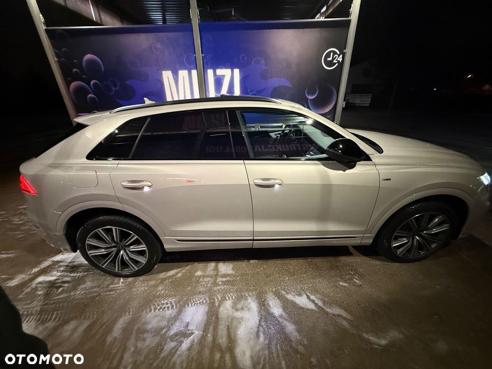 Audi Q8 - 8