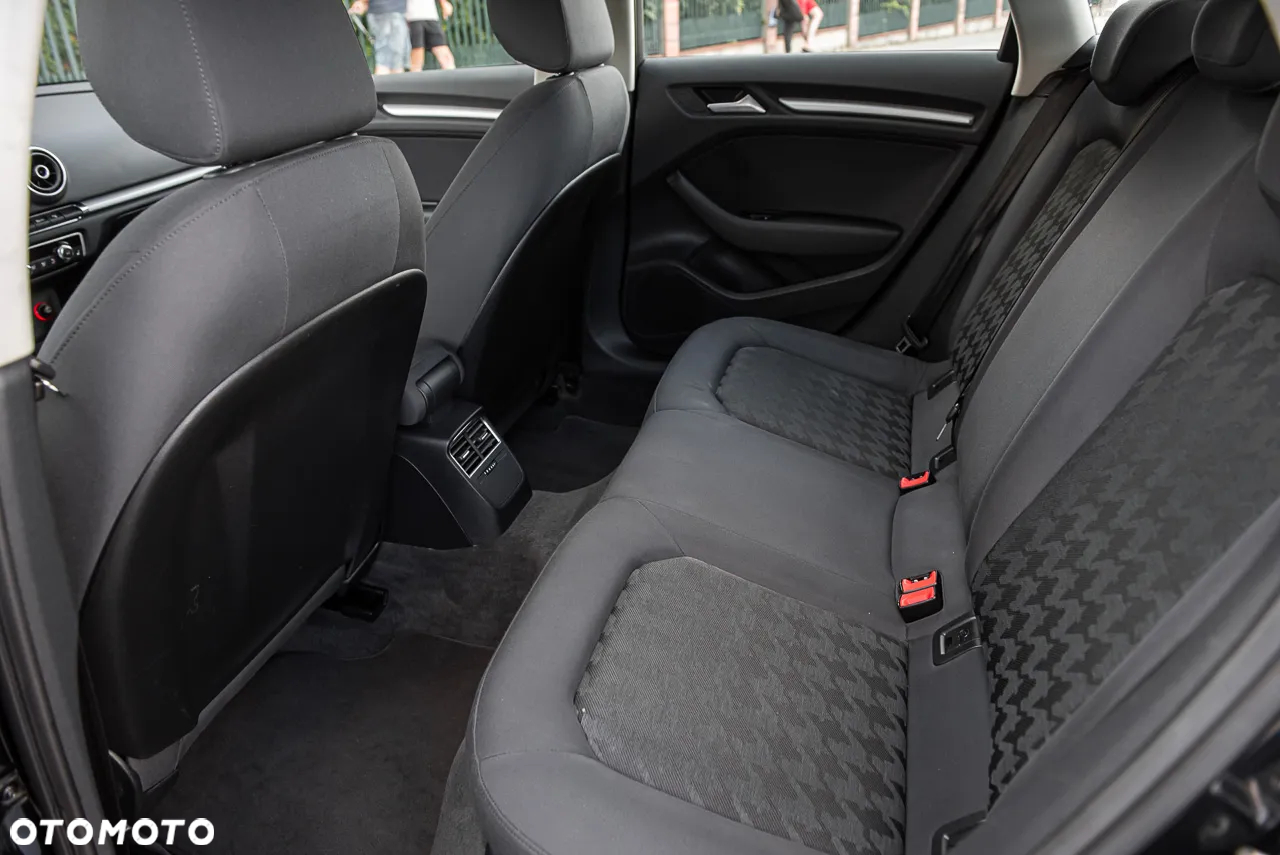 Audi A3 1.4 TFSI Ambiente - 24