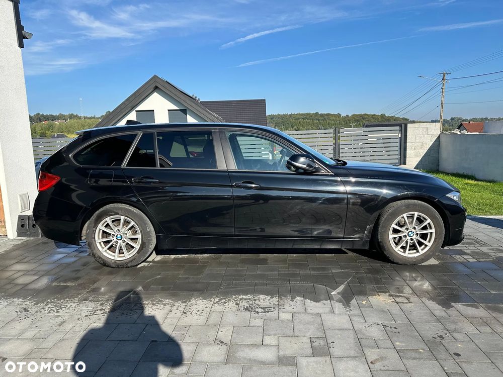BMW Seria 3 318d Touring - 4