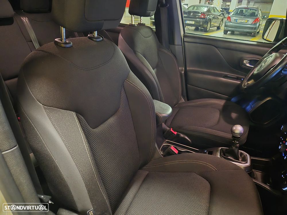 Jeep Renegade 1.6 MJD Sport - 37