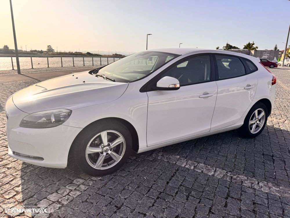 Volvo V40 2.0 D2 Kinetic Eco - 4