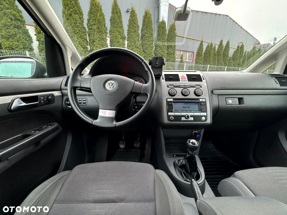 Volkswagen Touran 2.0 TDI Highline - 18
