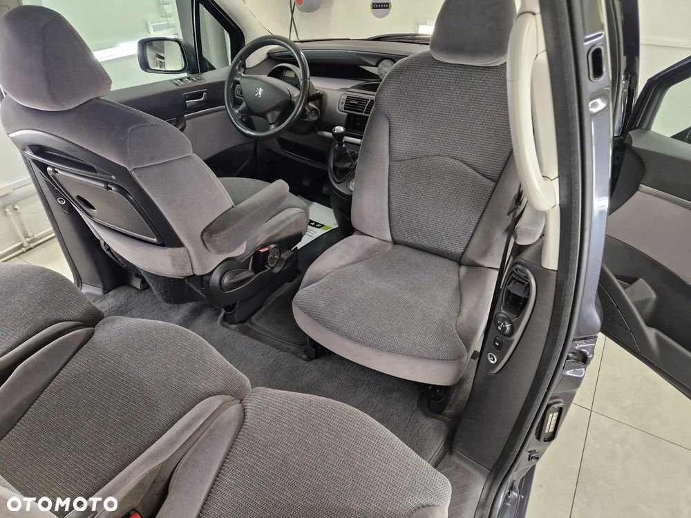 Peugeot 807 HDi 135 Family - 22