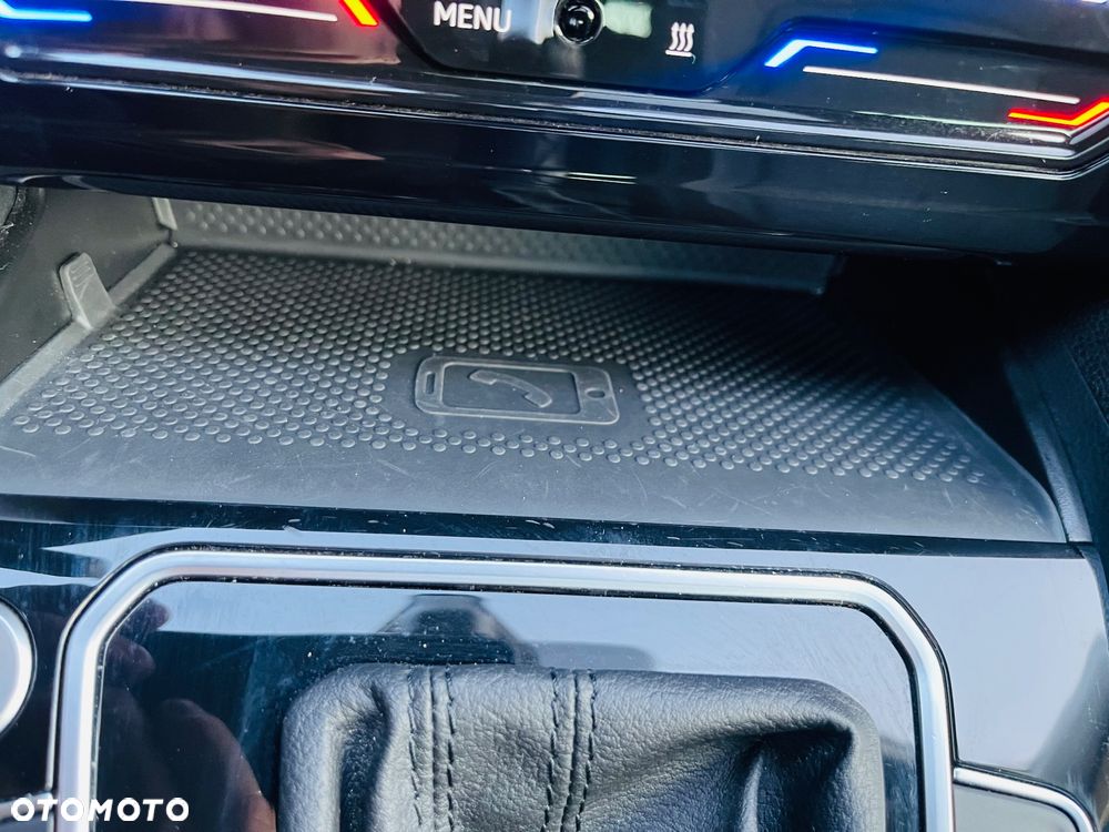 Volkswagen Passat - 16