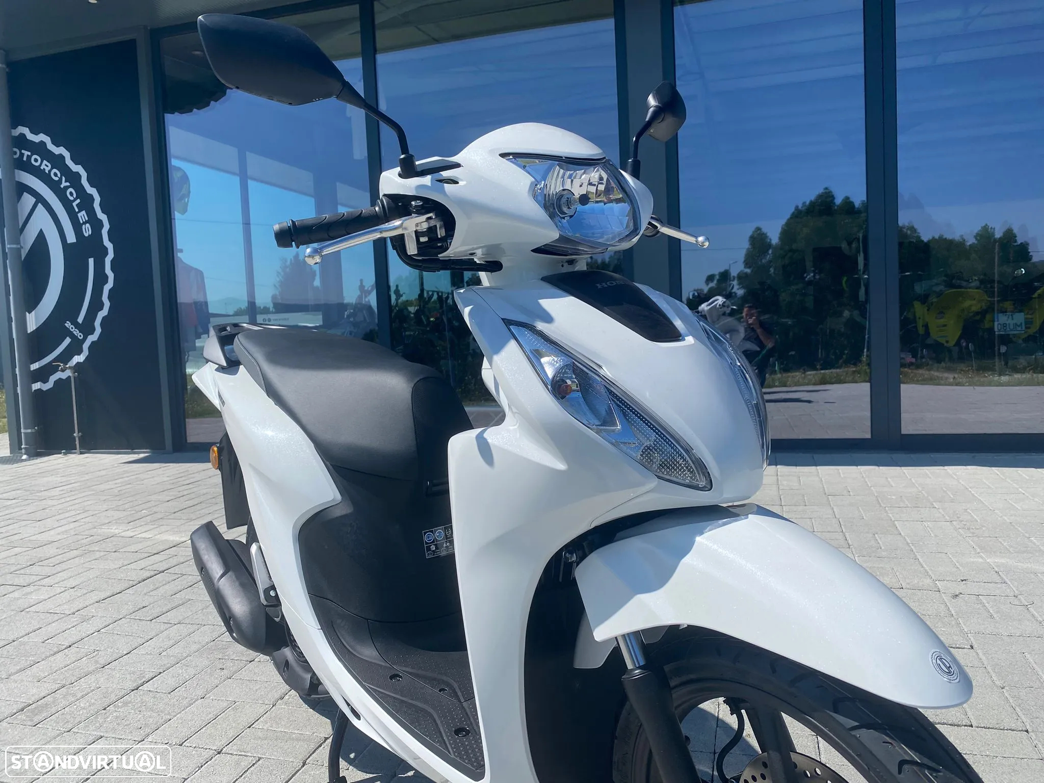 Honda Vision 110 - 3