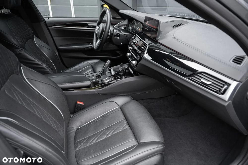 BMW Seria 5 540d xDrive M Sport sport - 38