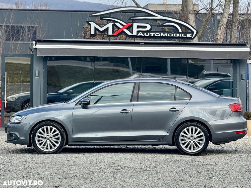 Volkswagen Jetta - 10