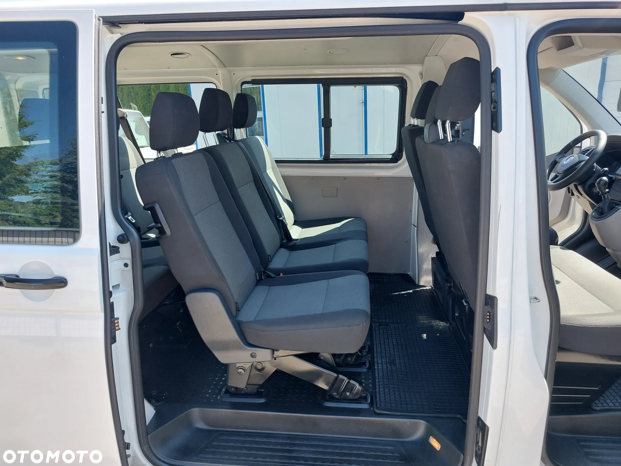 Volkswagen Transporter T6 TDI L2H1 - 17