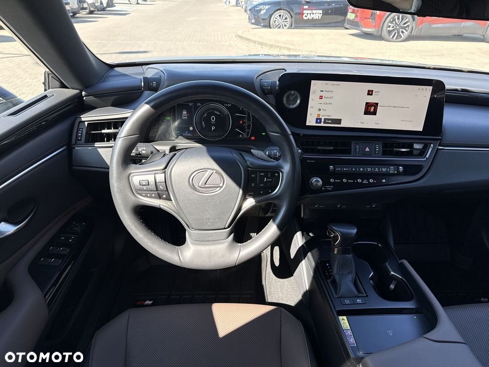 Lexus ES 300h Business Edition - 12