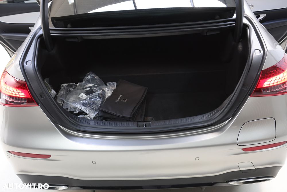 Mercedes-Benz E 300 4MATIC Aut. - 18