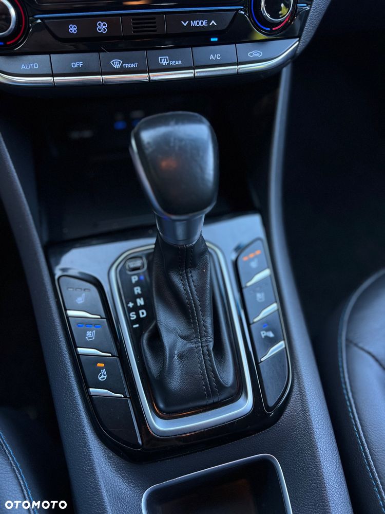 Hyundai IONIQ Hybrid Premium - 34