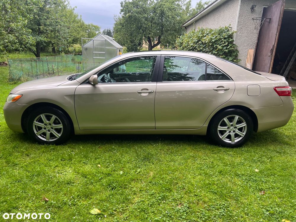 Toyota Camry - 9