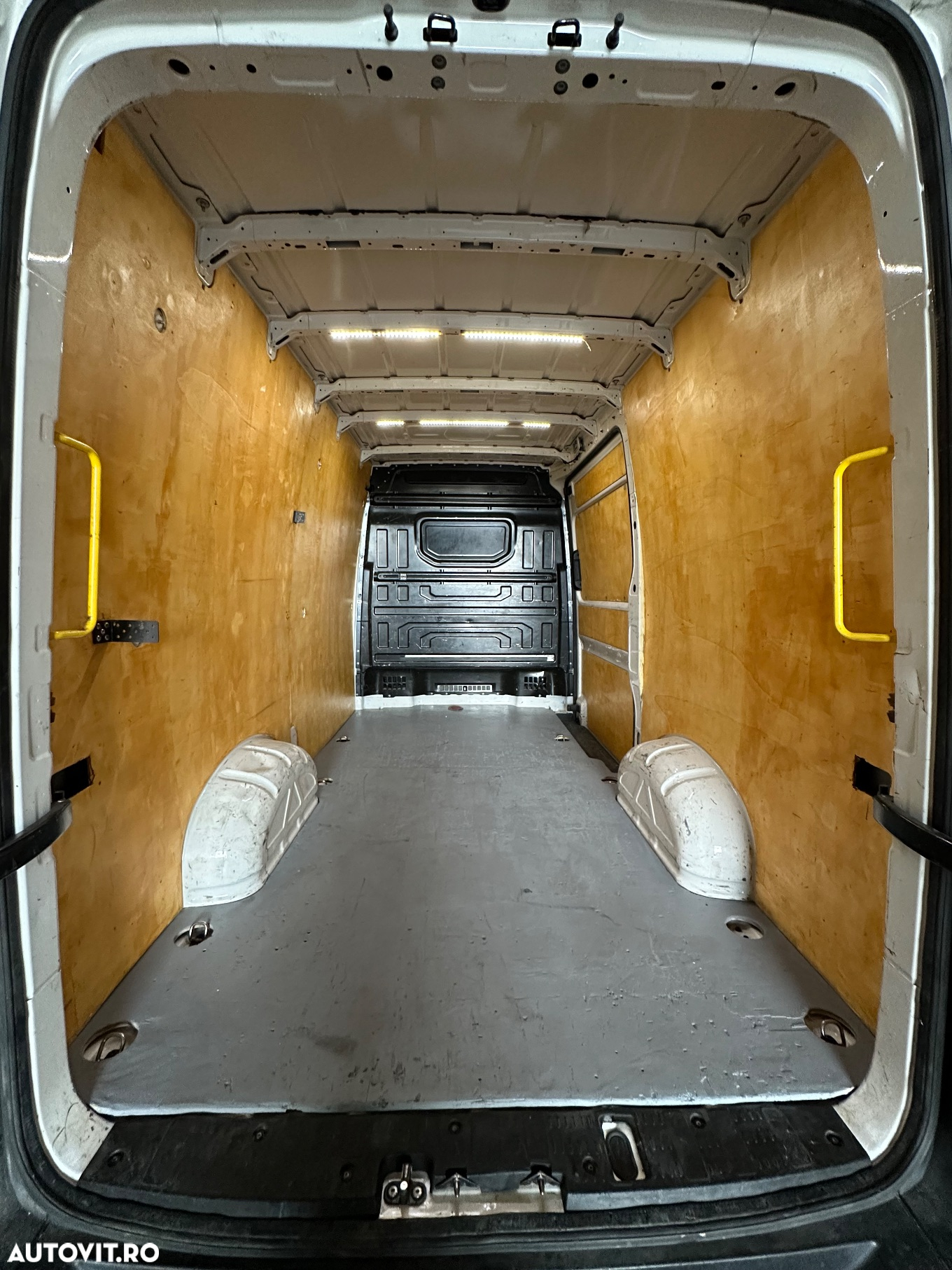 Volkswagen Crafter 3.5 CD Sasiu L3 FWD 103kW - 30