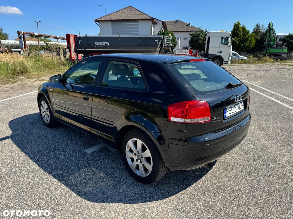 Audi A3 1.6 Ambiente - 24