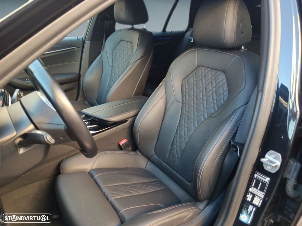 BMW 520 d Pack Desportivo M Auto - 13