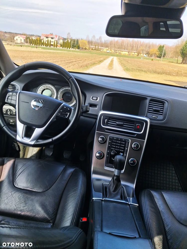 Volvo V60 D2 Momentum - 4