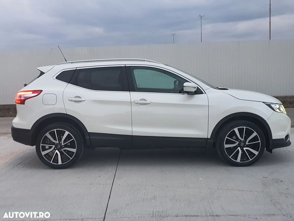 Nissan Qashqai 1.6 DCI Xtronic TEKNA - 25