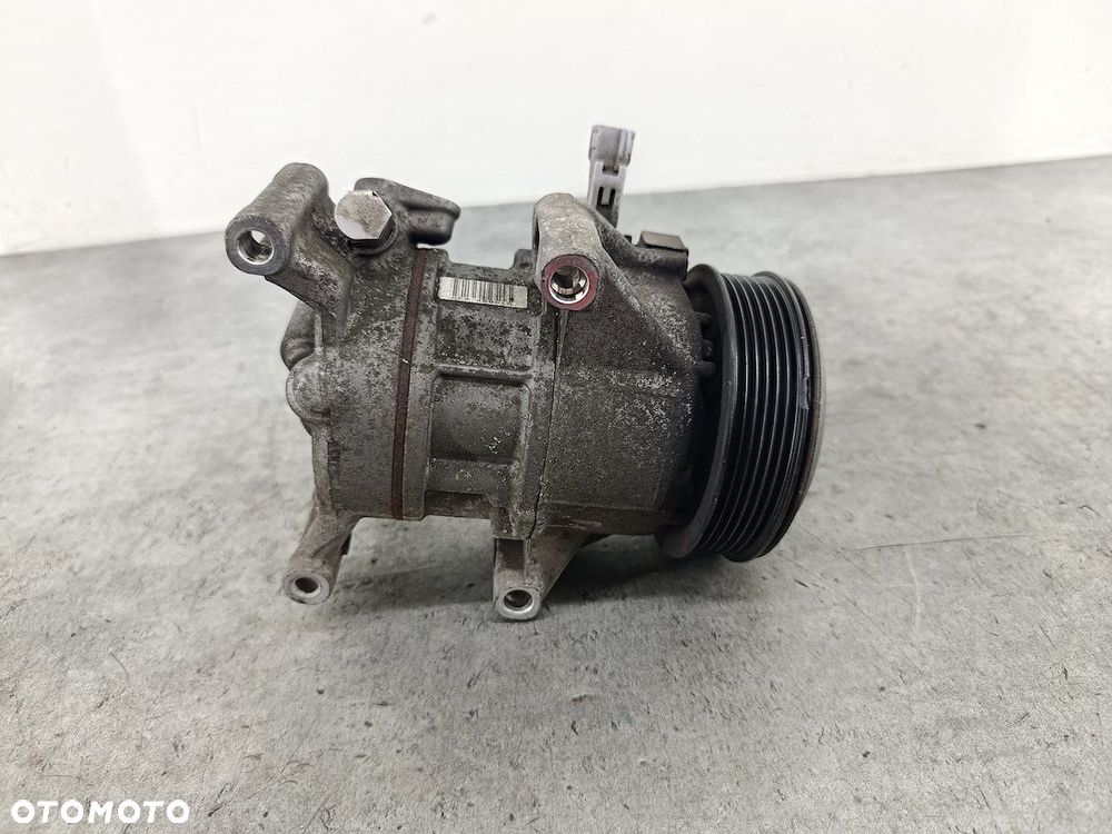 POMPA, SPRĘŻARKA KLIMATYZACJI TOYOTA YARIS III 5TSE10C 447260-4201  DENSO - 5