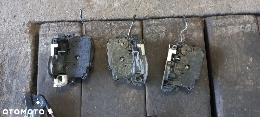 Bmw e 90 E91 zamek lewy przod euro 7pin - 1