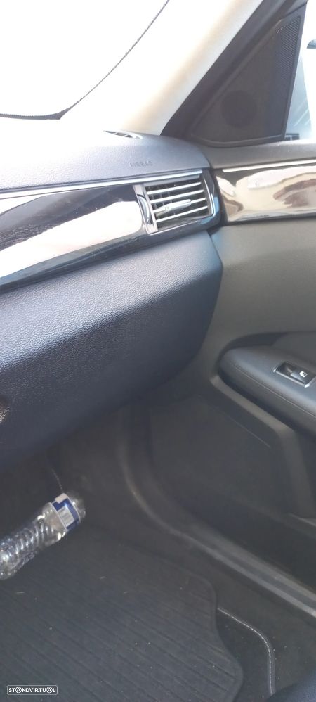 Mercedes-Benz E 300 Bluetec Hybrid Avantgarde - 9