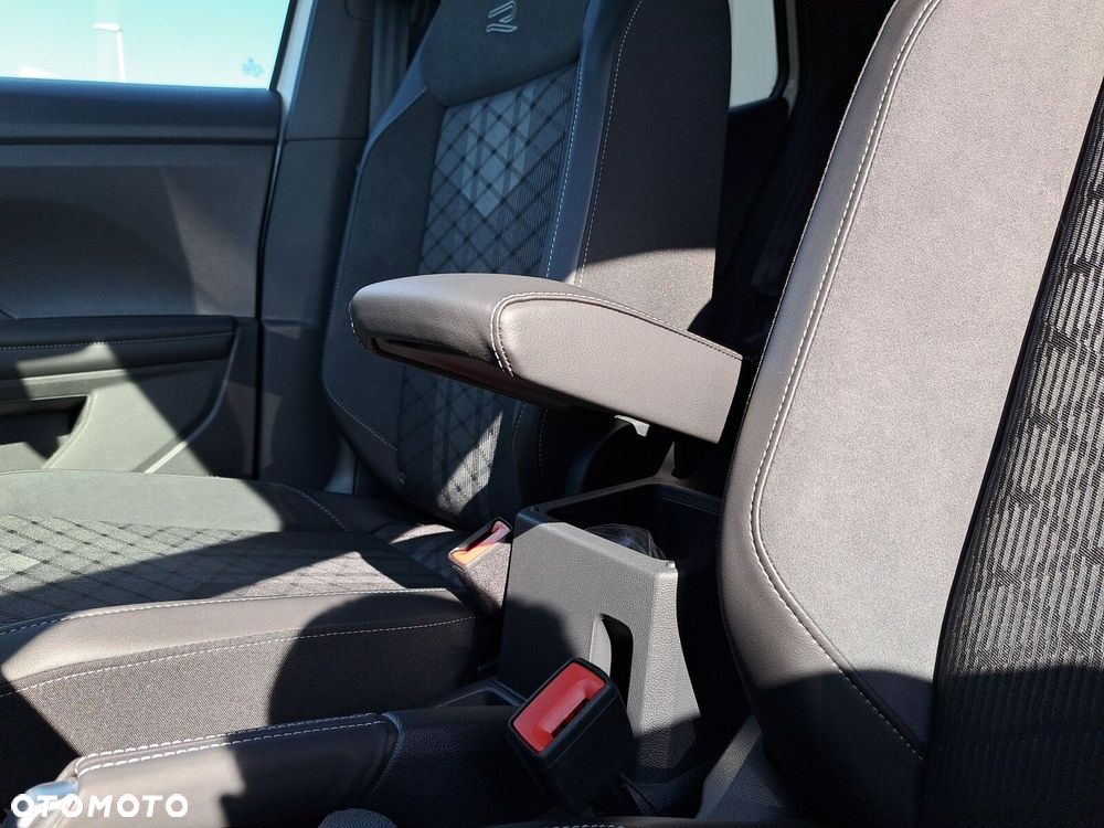 Volkswagen T-Cross 1.0 TSI R-Line Plus DSG - 34