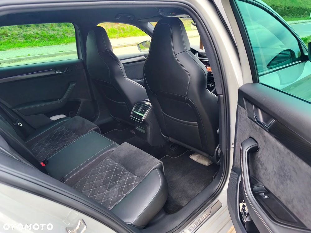 Skoda Superb 2.0 TSI Sportline DSG - 32