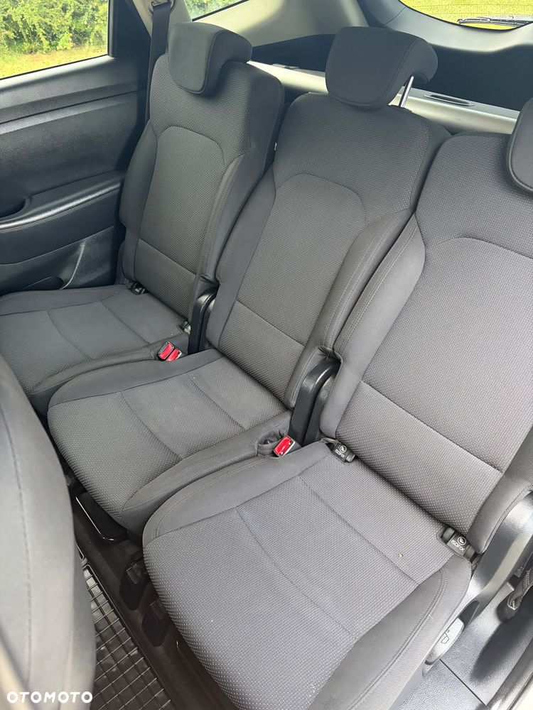Kia Carens - 14