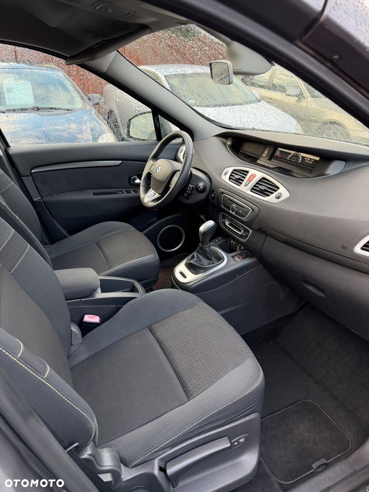 Renault Scenic 2.0 16V Privilege CVT - 6
