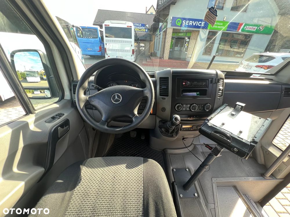Mercedes-Benz Sprinter - 9