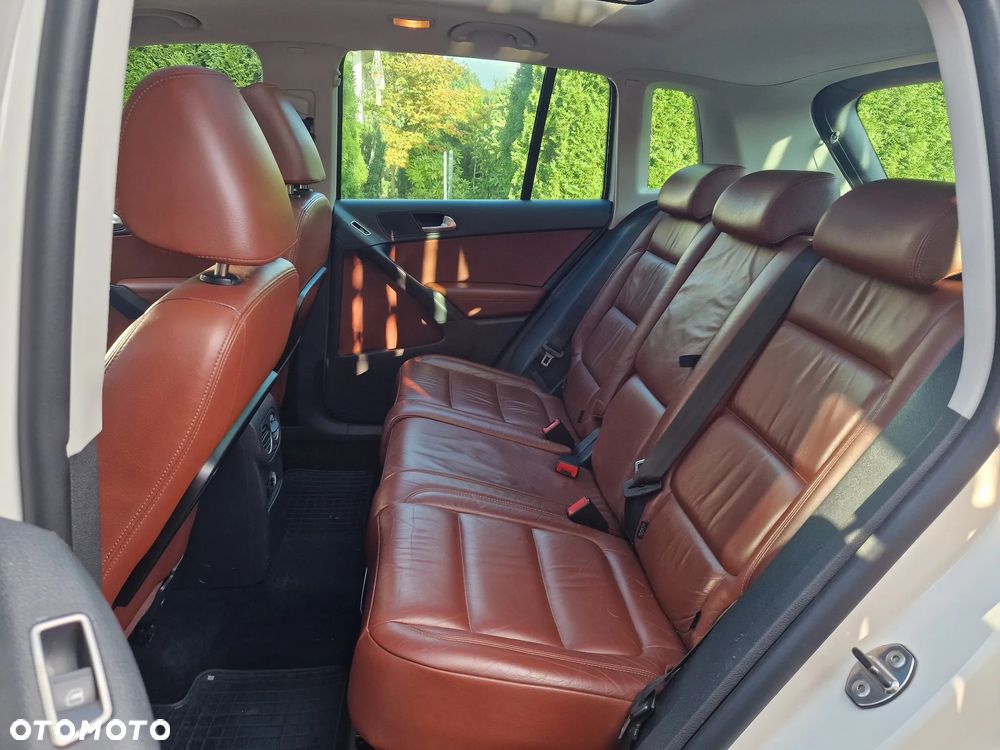 Volkswagen Tiguan 2.0 TDI 4Mot Perfectline R-Style DSG - 16