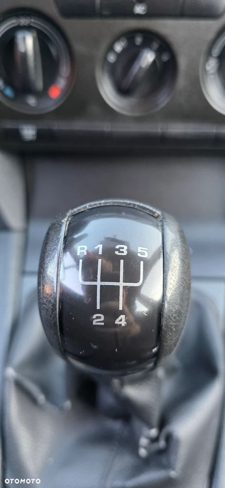 Skoda Octavia 1.6 Combi - 9