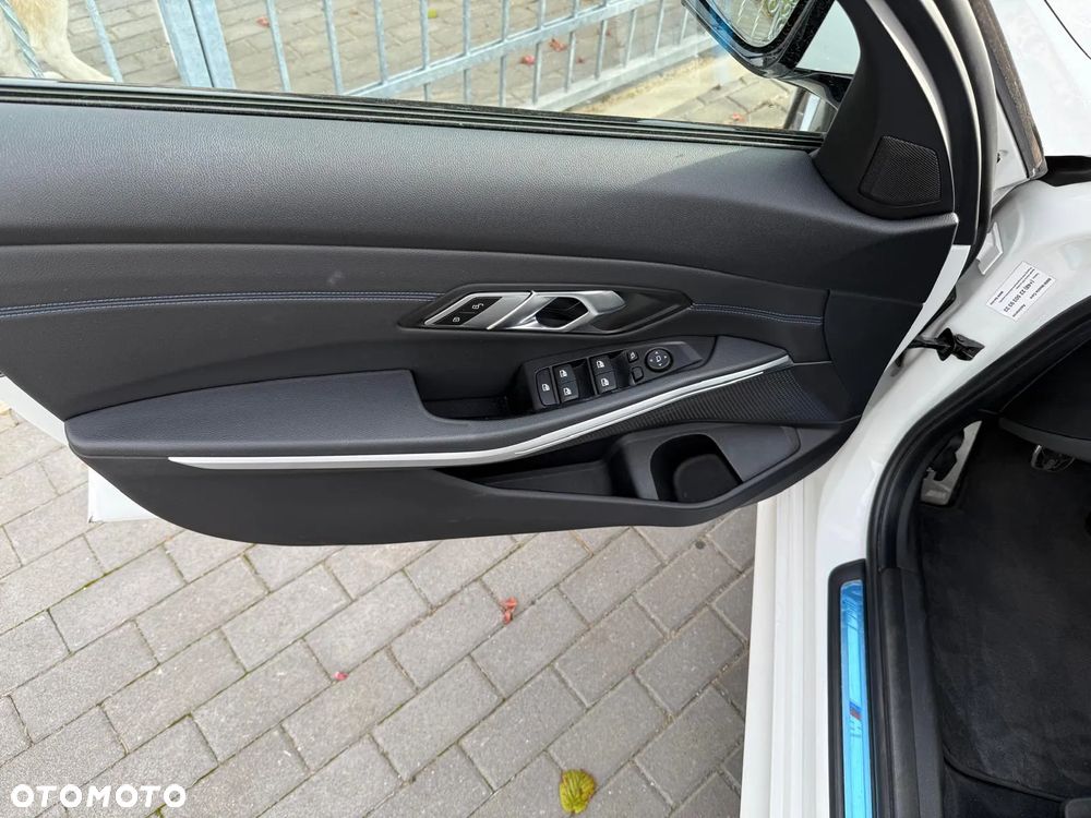 BMW Seria 3 318d M Sport - 7
