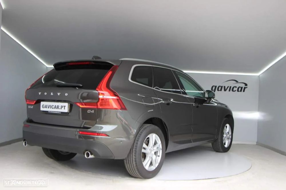 Volvo XC 60 2.0 D4 Momentum Geartronic - 20