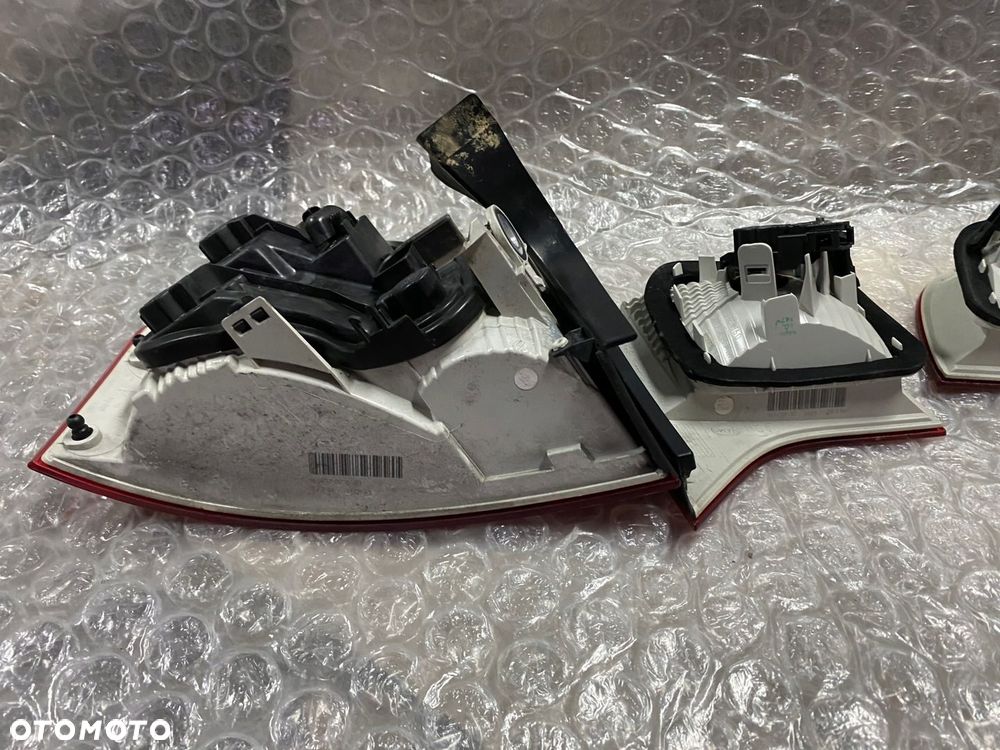LAMPY TYŁ AUDI A4 B7 8E0 SEDAN 8E5945096 8E5945095 - 7